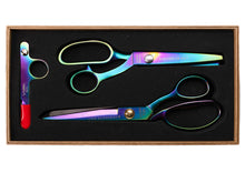 Load image into Gallery viewer, Prism Gift Set, 9.5” Fabric Shear, 9&quot; Pinking Shear, Thread Snip
