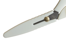 Load image into Gallery viewer, Bloom Series 8.5" Fabric Scissors - White