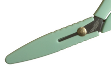 Load image into Gallery viewer, Bloom Series 8.5" Fabric Scissors - Green