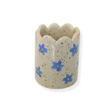 Load image into Gallery viewer, Good Stuff Pots - Ceramic Scallop Thread Catcher