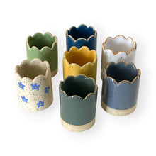 Load image into Gallery viewer, Good Stuff Pots - Ceramic Scallop Thread Catcher