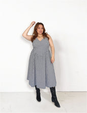 Load image into Gallery viewer, The Sailaway Dress with Emma Moeller (July 13th, 20th, 27th, 3 Mondays 6-9pm)