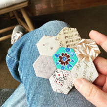 Load image into Gallery viewer, English Paper Piecing with Johanna Masko (Tuesday Dec 16th 6-9pm)