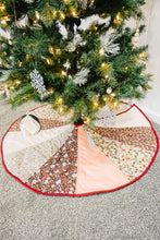 Load image into Gallery viewer, 12 Piece Christmas Tree Skirt Sewing Pattern