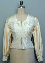 Load image into Gallery viewer, Modern View B photographed on a dress form.