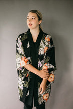 Load image into Gallery viewer, Young woman standing wearing haori jacket.