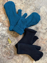 Load image into Gallery viewer, 548 – Lined Stretch Mittens or Handwarmers Pattern
