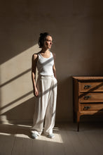 Load image into Gallery viewer, Pantalon tailleur portefeuille Hugo