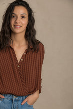 Load image into Gallery viewer, Chemise croisée Jane