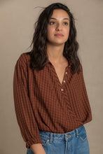 Load image into Gallery viewer, Chemise croisée Jane
