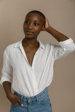 Load image into Gallery viewer, Chemise croisée Jane