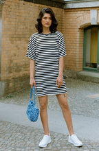 Load image into Gallery viewer, T-Shirt Kleid Schnittmuster