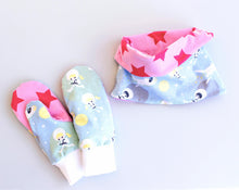 Load image into Gallery viewer, Astronaut Mittens & Neck Warmer Pattern