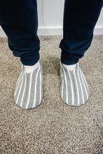 Load image into Gallery viewer, Men Slipper Sewing Pattern