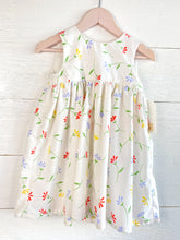 Load image into Gallery viewer, Simple Sleeveless Dress Workshop, with Ariane Clark (Thursdays June 18th &amp; 25th)
