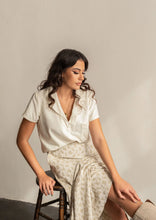 Load image into Gallery viewer, COMING SOON Easy Collared Top: The Donny Shirt with Liz Simpson (Tuesdays October 6, 13, 21, 6-9pm)
