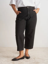 Load image into Gallery viewer, Classic Denim JEANS with Liz Simpson (5 wks Oct 19, 26, Nov 2, 9, 16)
