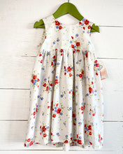Load image into Gallery viewer, Simple Sleeveless Dress Workshop, with Ariane Clark (Thursdays June 18th &amp; 25th)
