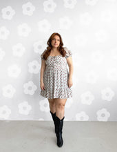 Load image into Gallery viewer, The Heatwave Dress with Emma Moëller (Aug 10th, 17th, 24th, 3 Mondays 6-9pm)
