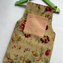 Load image into Gallery viewer, 7-10yr Floral &amp; Peach Kid&#39;s Apron
