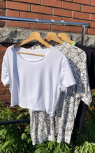 Load image into Gallery viewer, Intro to Knits, The Classic T-shirt, with Liz Simpson (September 17th &amp; 24th 6-9pm)
