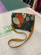 Load image into Gallery viewer, Monday Dec 22 *AFTERNOON* (HOLIDAY BREAK KIDS HALF-DAY SEWING CAMP)
