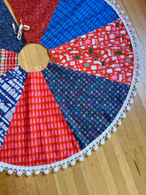Load image into Gallery viewer, Beginner Project: Xmas Tree Skirt with Liz Simpson (Monday Dec 8th &amp; 15th,  6-9pm)
