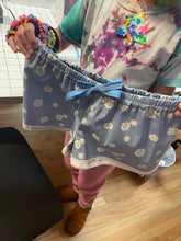 Load image into Gallery viewer, Monday Dec 29th *MORNING* (HOLIDAY BREAK KIDS HALF-DAY SEWING CAMP)
