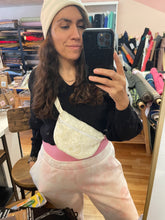 Load image into Gallery viewer, Easy Quilted Crossbody Bag, with Ariane Clark (Friday January 23rd, or Wednesday February 4th 5:30-8:30pm)
