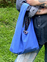 Load image into Gallery viewer, The Staple Sling Bag, Beginner Sewing Project (Tuesday Nov 11th 5:30-9:30pm)

