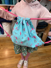 Load image into Gallery viewer, Kids Sewing Club *TUESDAY* Afternoons JUNE - 4 WEEK Bag Making Series 4pm-5pm
