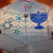 Load image into Gallery viewer, Holiday Sweater Upcycle Workshop! Friday December 5th
