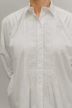 Load image into Gallery viewer, Close up of Croatian Shirt showing the front tucks and pleats.
