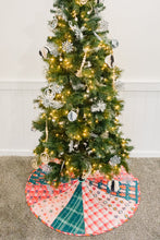 Load image into Gallery viewer, 12 Piece Christmas Tree Skirt Sewing Pattern
