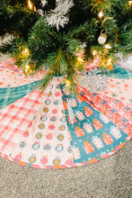 Load image into Gallery viewer, 12 Piece Christmas Tree Skirt Sewing Pattern
