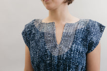 Load image into Gallery viewer, Close up of the top women's  Ghanaian Smock
