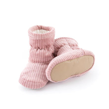 Load image into Gallery viewer, 4025 // NORDIK Quilted booties and slippers with travel bag - Jalie
