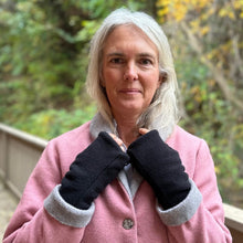 Load image into Gallery viewer, 548 – Lined Stretch Mittens or Handwarmers Pattern
