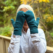 Load image into Gallery viewer, 548 – Lined Stretch Mittens or Handwarmers Pattern
