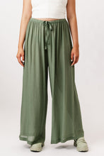Load image into Gallery viewer, Simple trouser sewing pattern
