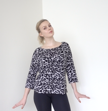 Load image into Gallery viewer, Eira top PDF Pattern - Ploen Patterns
