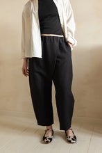 Load image into Gallery viewer, Pantalon asymétrique Elvis
