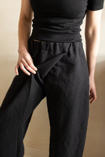 Load image into Gallery viewer, Pantalon asymétrique Elvis
