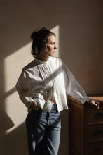 Load image into Gallery viewer, Blouse plissée Henriette
