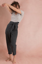 Load image into Gallery viewer, Pantalon portefeuille fuselé Papao
