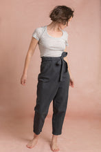Load image into Gallery viewer, Pantalon portefeuille fuselé Papao
