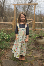 Load image into Gallery viewer, Child's Cookie Apron, Full pattern - PDF
