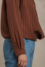 Load image into Gallery viewer, Chemise croisée Jane
