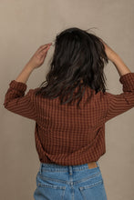 Load image into Gallery viewer, Chemise croisée Jane
