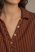 Load image into Gallery viewer, Chemise croisée Jane
